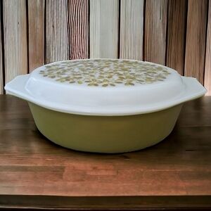 Vintage Pyrex olive oval verde olive oven dish with lid Ovenware 045 2 1/2 QT 26